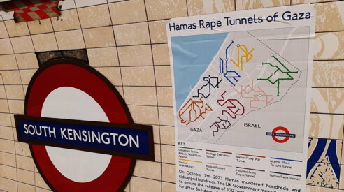 Londra e la campagna contro i “tunnel degli stupri di Hamas” nella metropolitana