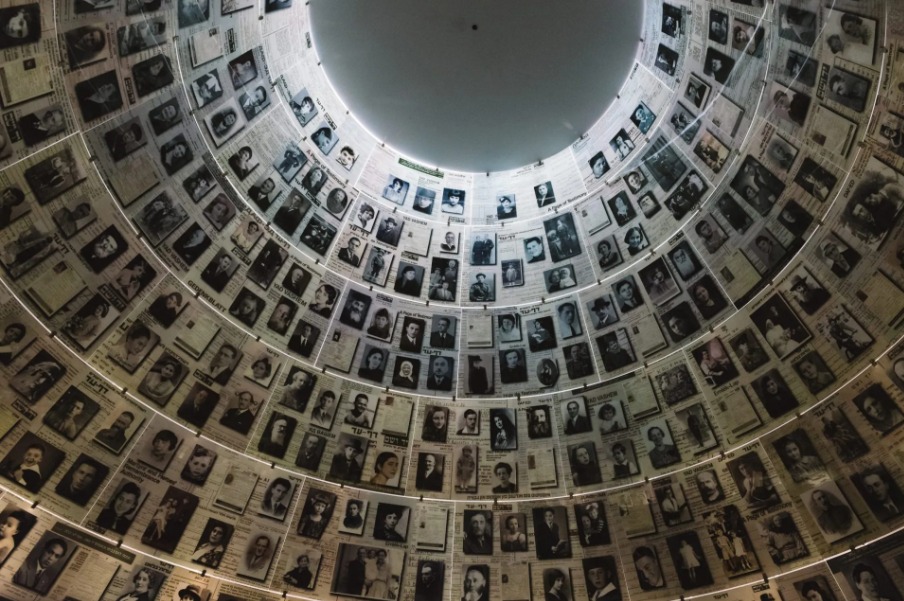 Yad Vashem: “Preoccupazione per il pogrom di Amsterdam. Inutile condannare l’antisemitismo solo con le parole”