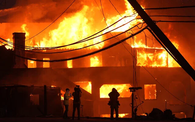 California: le comunità ebraiche colpite si riuniscono per farsi forza dagli incendi