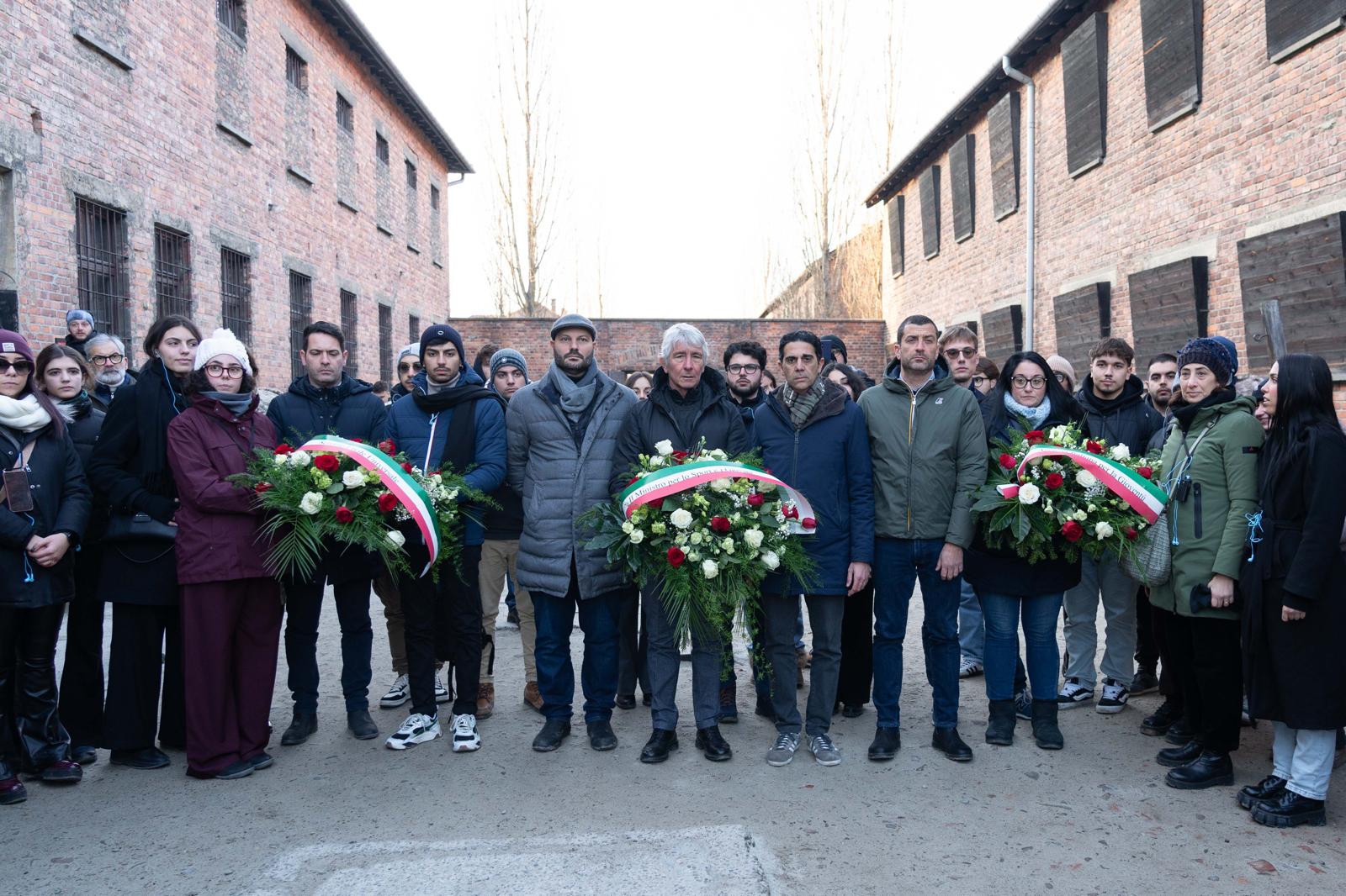 Viaggio della Memoria: il Ministro per lo Sport Andrea Abodi e 70 giovani ad Auschwitz